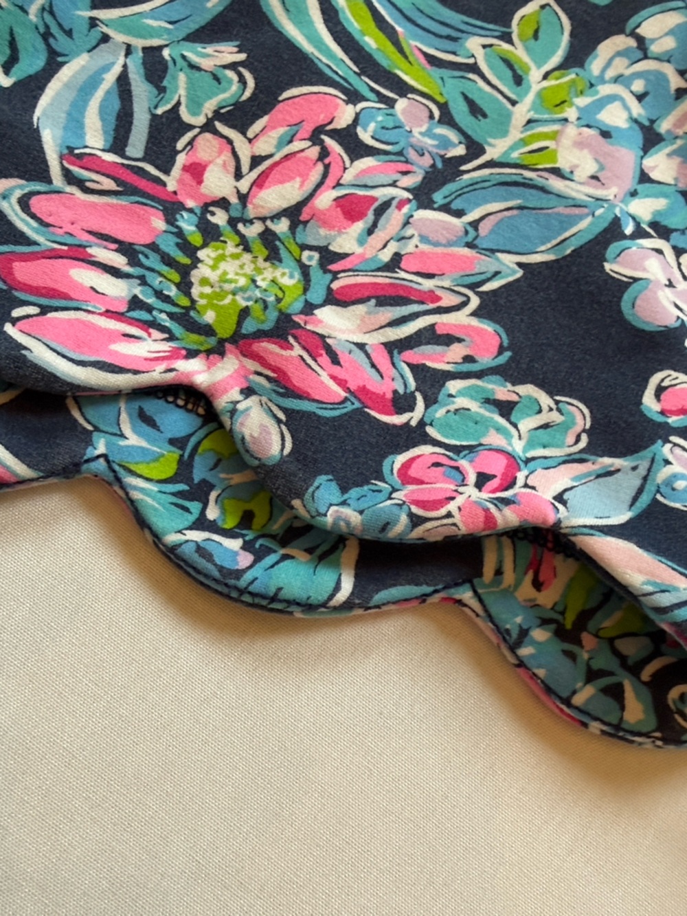 Lilly Pulitzer Buttercup Knit Shorts High Tide Navy Pineapple Paradise Size 12 - Picture 3 of 13